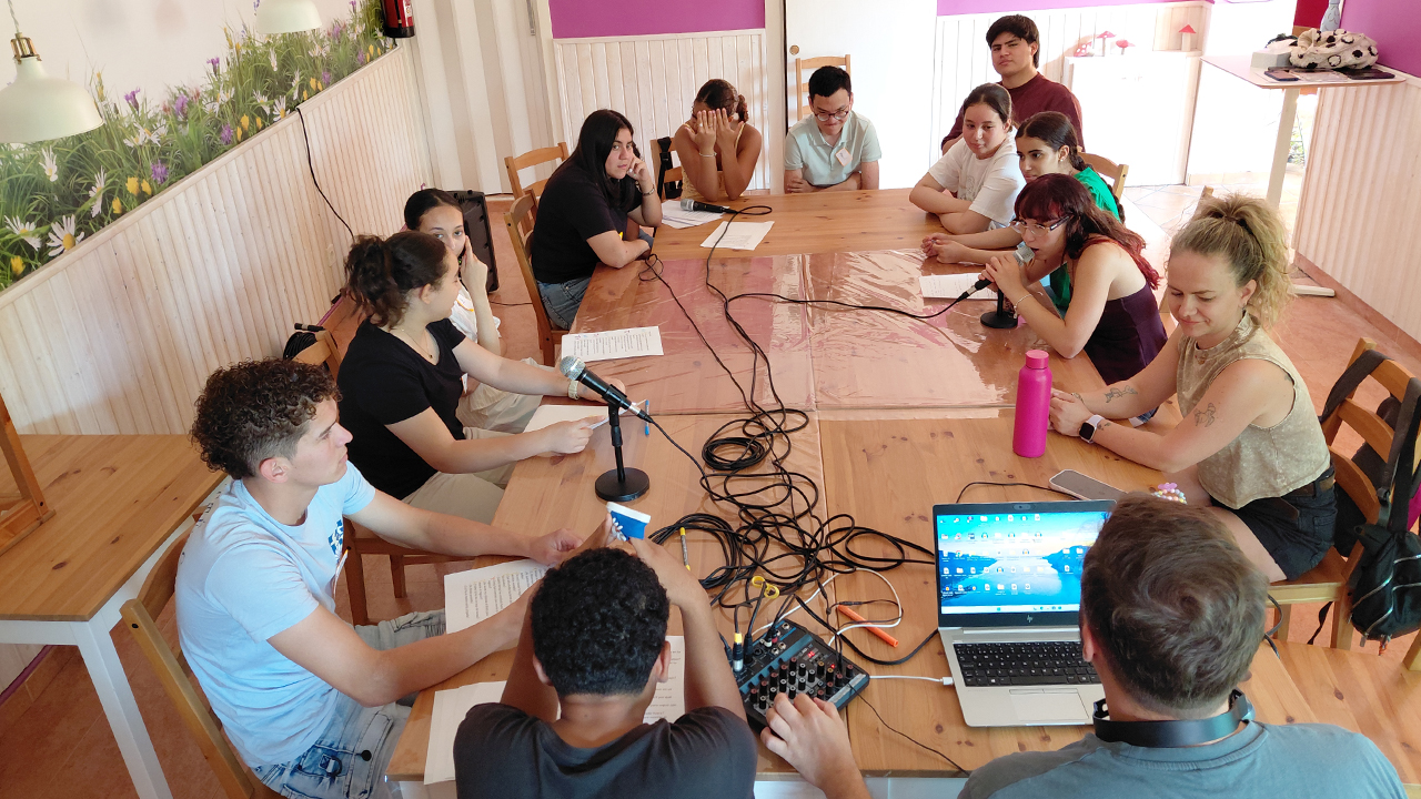 Jóvenes del medio rural entrevistan a emprendedores para repensar su futuro en el territorio